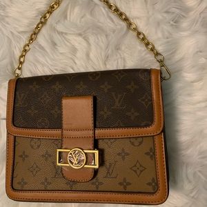 Medium size handbag NWOT